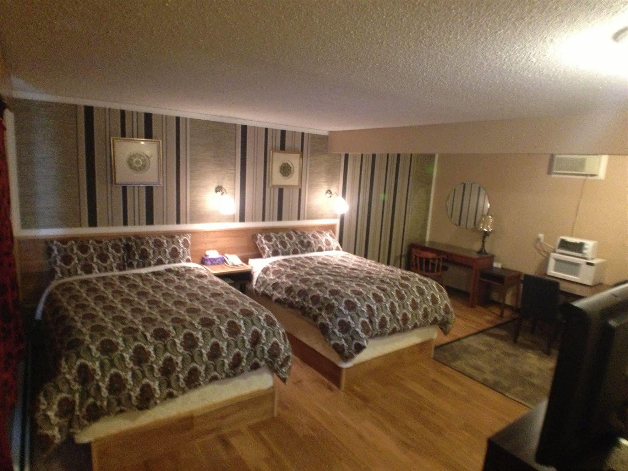 Galaxy Motel St. Paul Buitenkant foto
